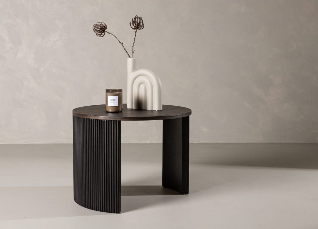Table basse Bristol moka dans un salon contemporain