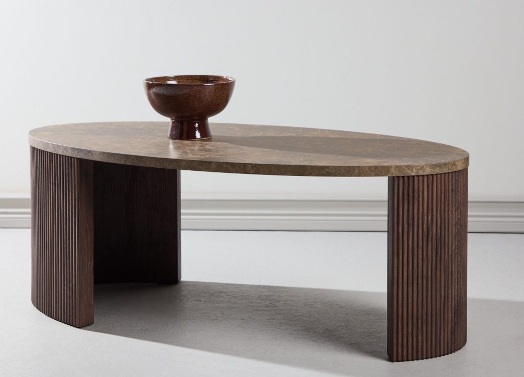 Table basse Bristol moka dans un salon contemporain