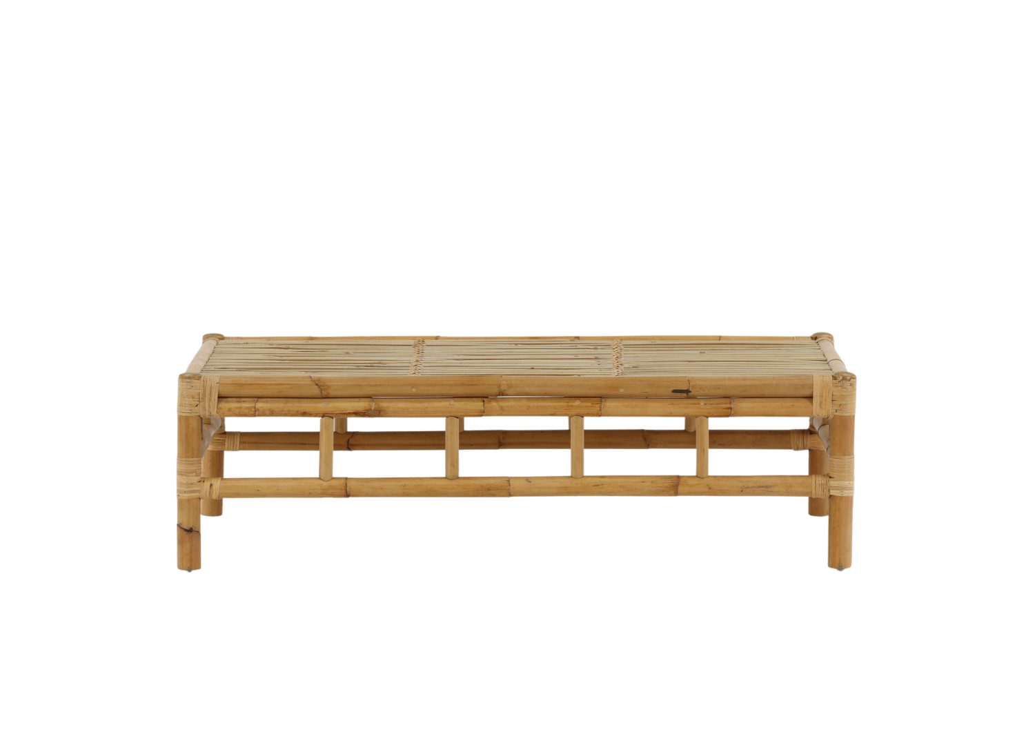 Table basse Cane rotin naturel 120 cm sur fond blanc