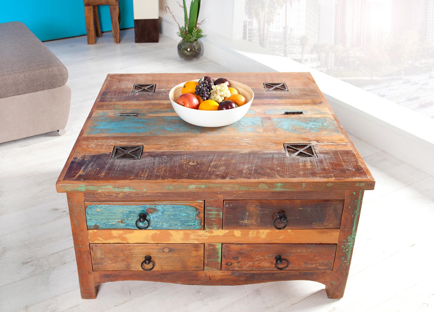 Table basse carrée bois massif recyclé coloré plateau relevable et 4 tiroirs