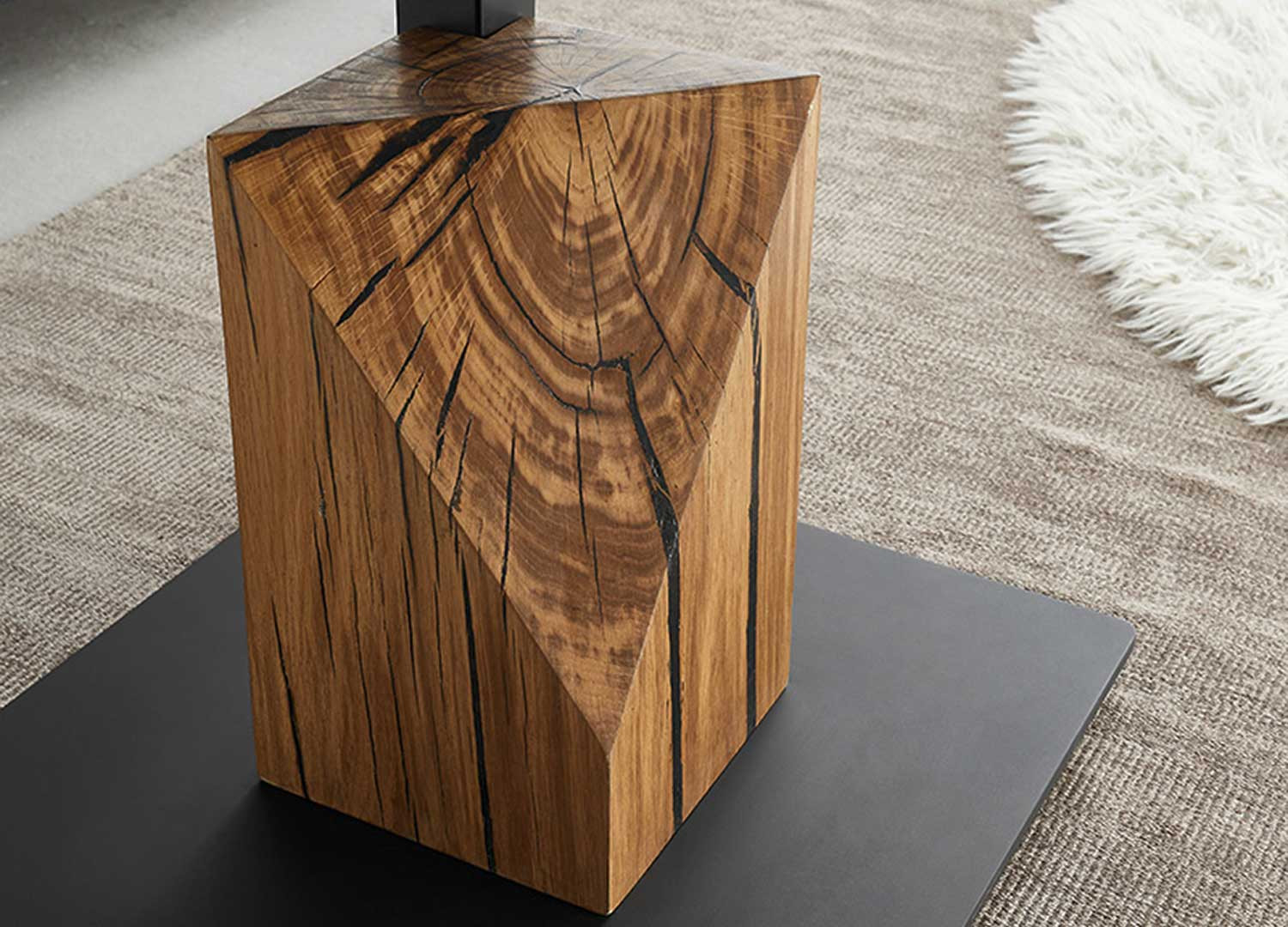 Table basse carrée relevable verre gris et bois massif Balsta