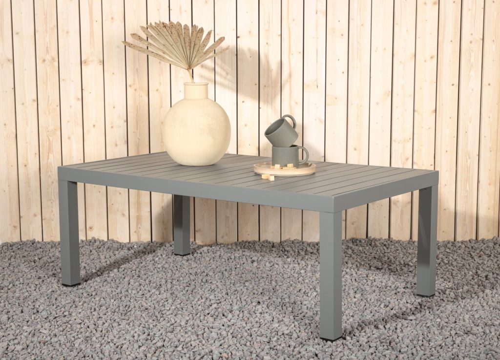 Table basse Copacabana kaki dans un salon contemporain