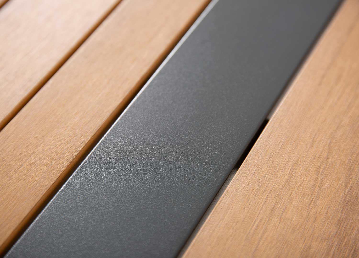 Table basse de jardin carrée aluminium et composite