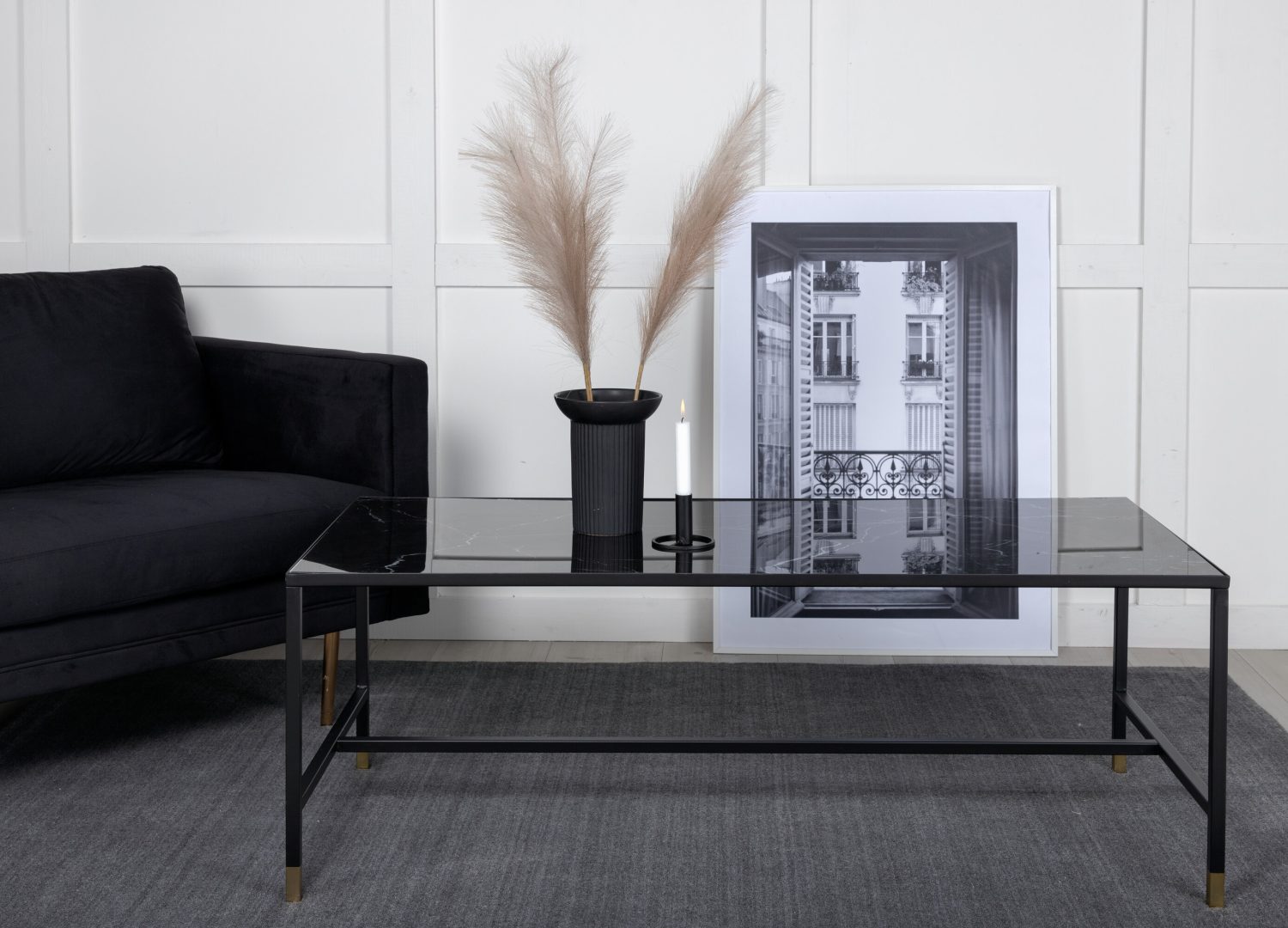 Table basse Dipp noir dans un salon contemporain