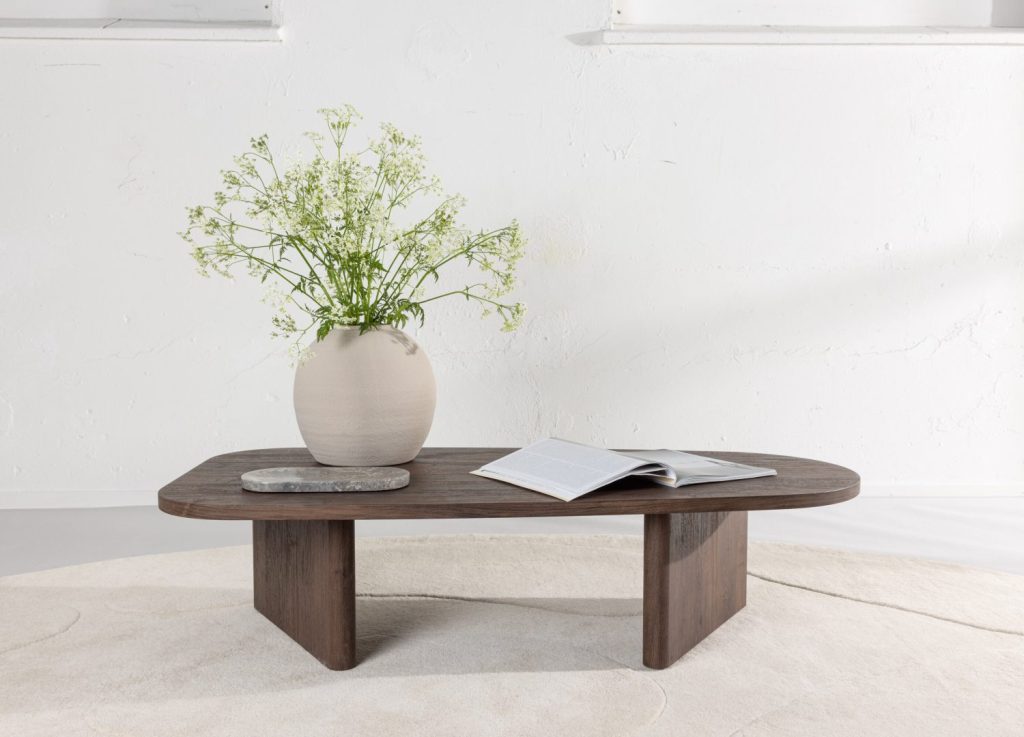 Table basse Grönvik moka dans un salon contemporain