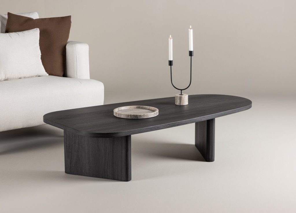 Table basse Grönvik noir dans un salon contemporain