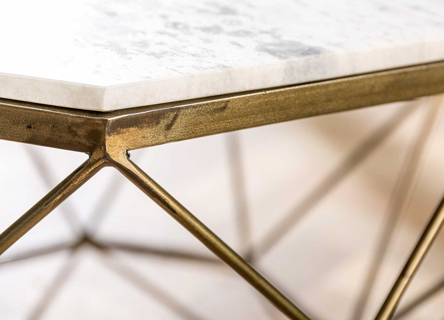 Table basse marbre blanc et fer