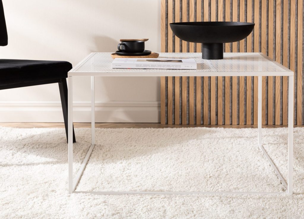Table basse Netz blanc dans un salon contemporain