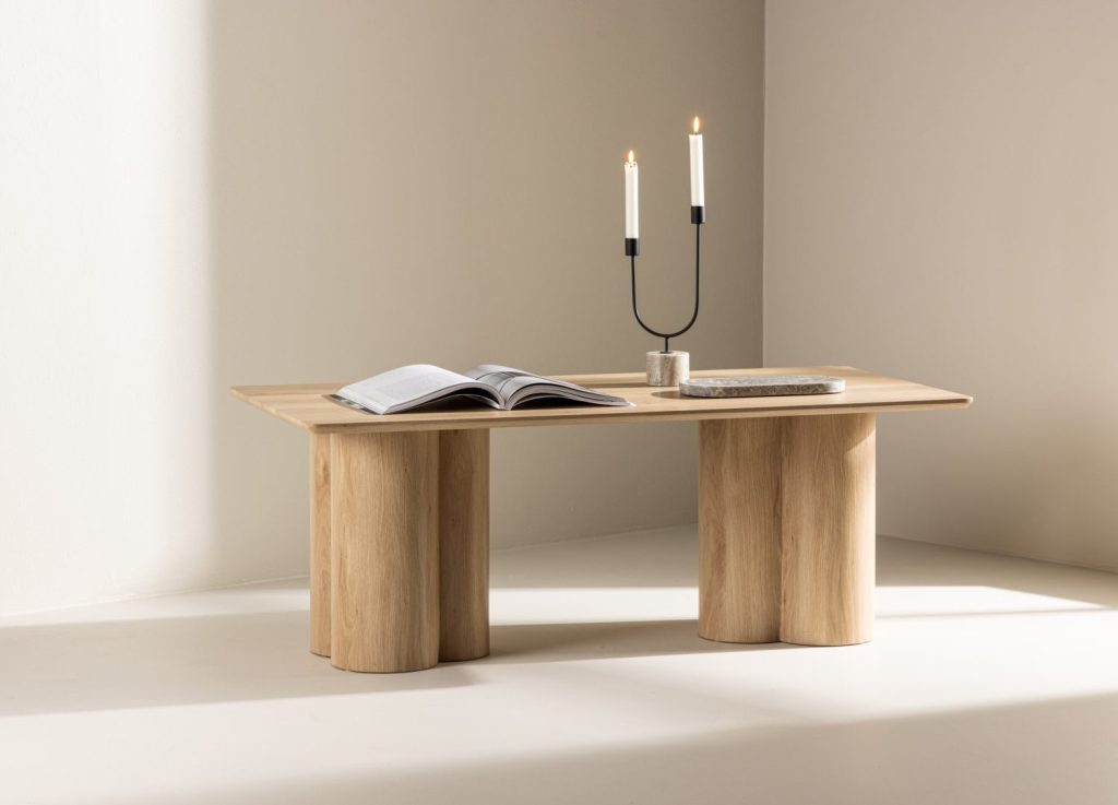 Table basse Olivia naturel dans un salon contemporain