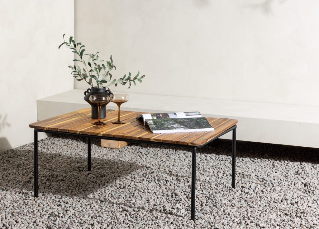 Table basse Penh naturel dans un salon contemporain