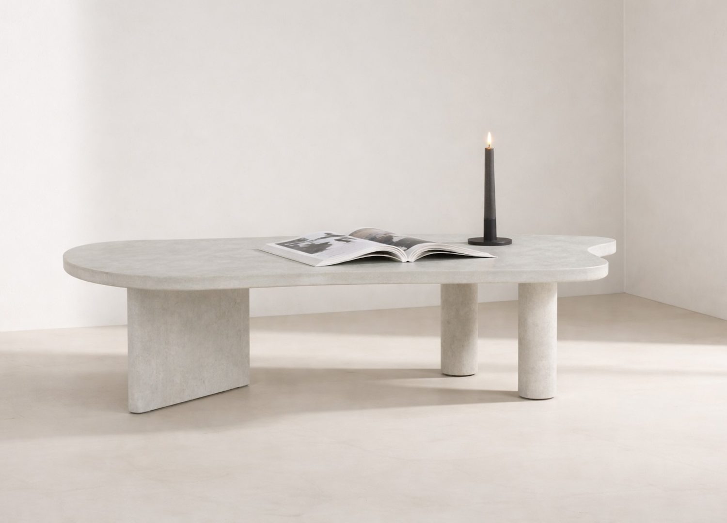 Table basse Polle gris clair dans un salon contemporain