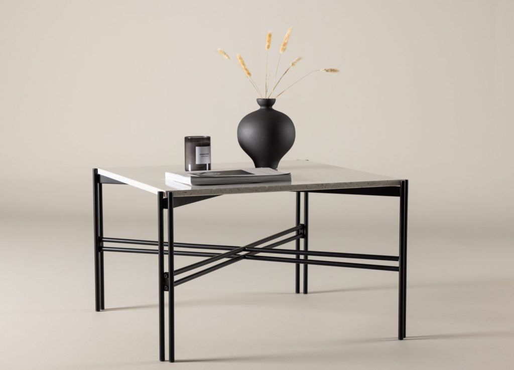 Table basse Razzia blanc dans un salon contemporain