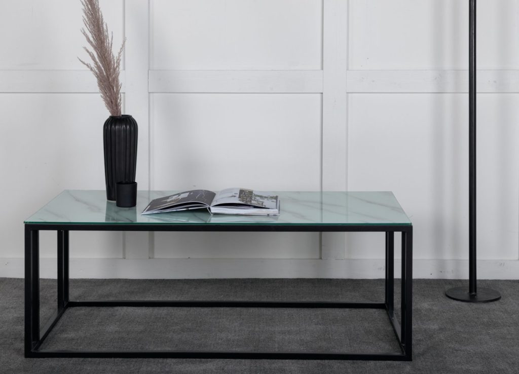 Table basse Rock 2.0 blanc dans un salon contemporain