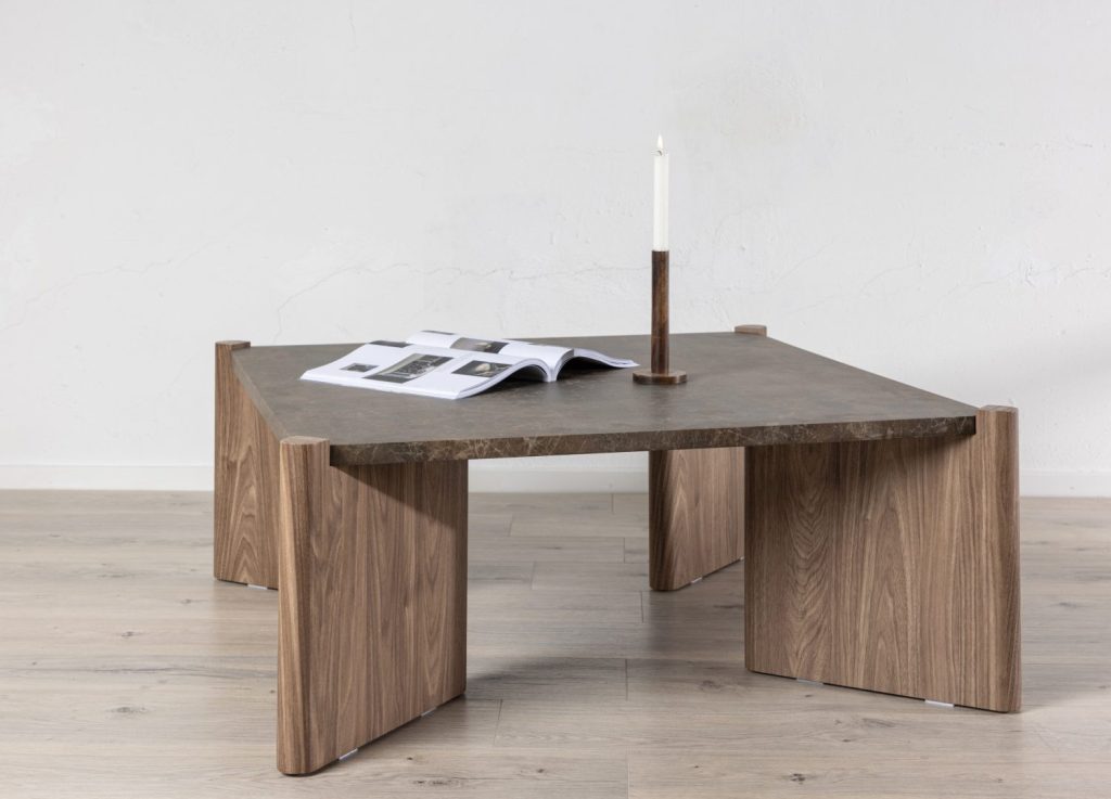 Table basse Rogaland marron dans un salon contemporain