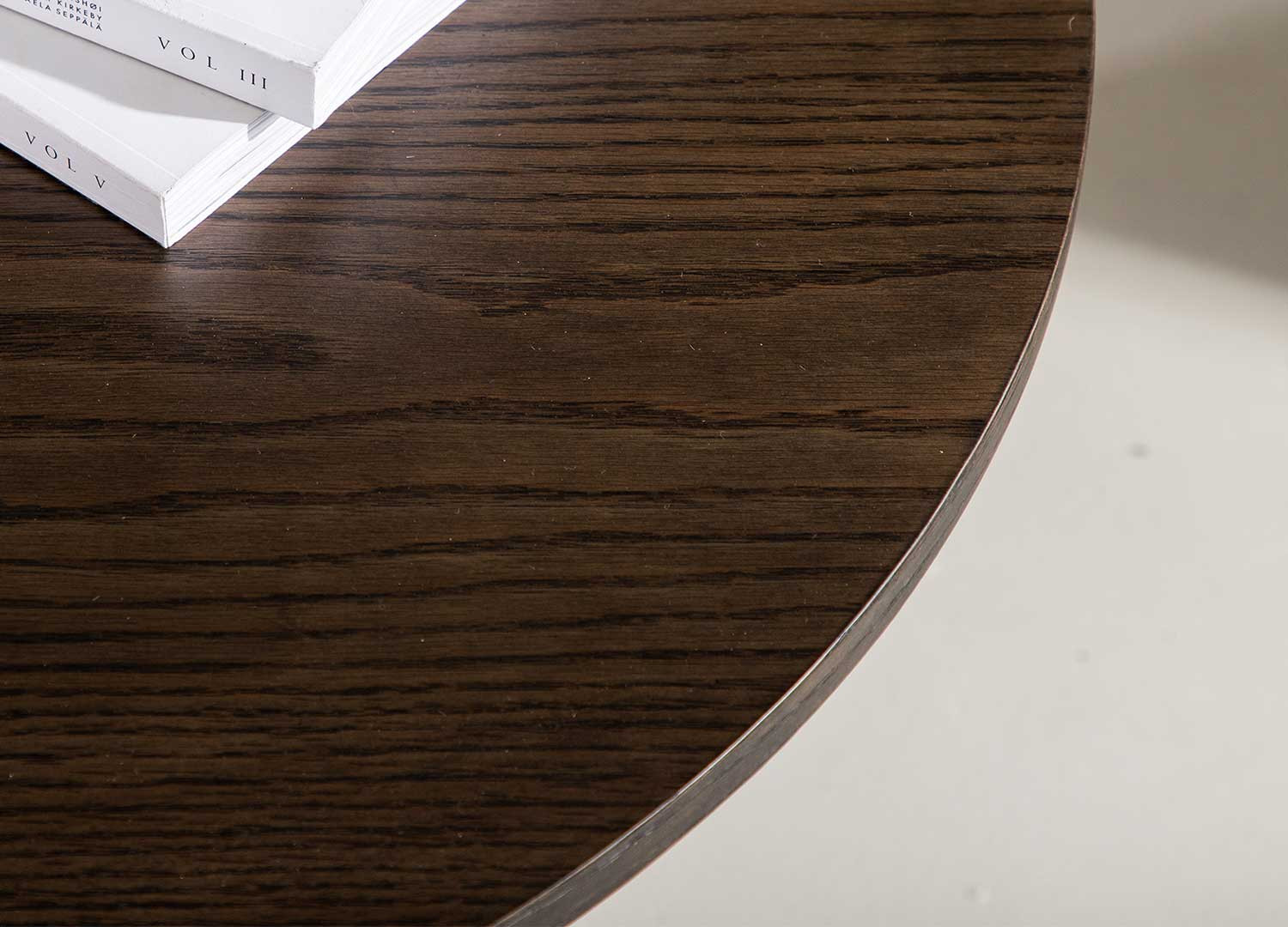 Table basse ronde bois moka moderne