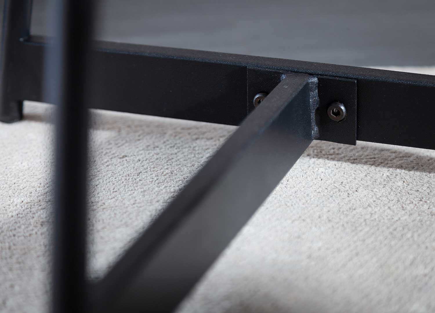 Table basse ronde chêne naturel et pied métal noir