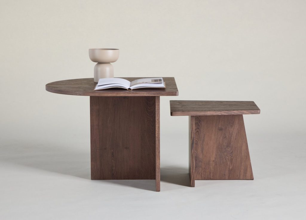 Table basse Sala moka dans un salon contemporain