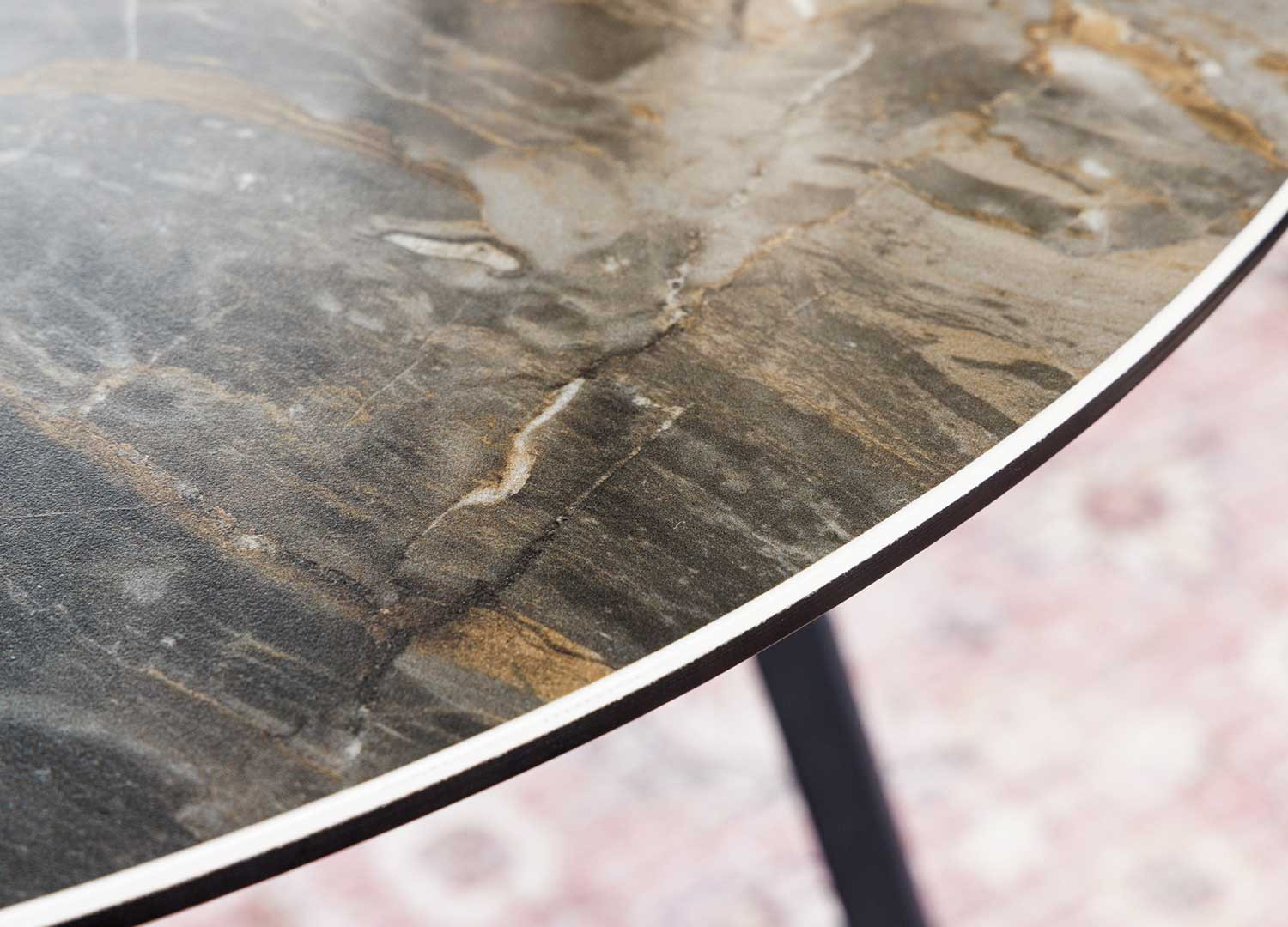 Table basse salon 70 cm forme galet céramique taupe
