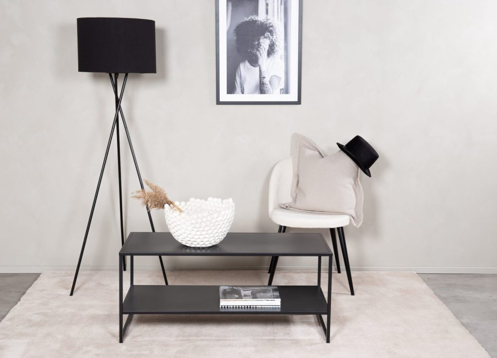 Table basse Staal noir dans un salon contemporain