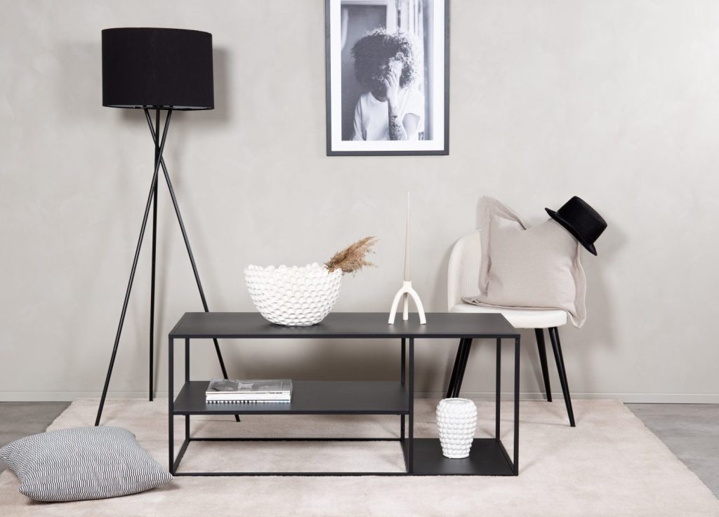 Table basse Staal noir dans un salon contemporain