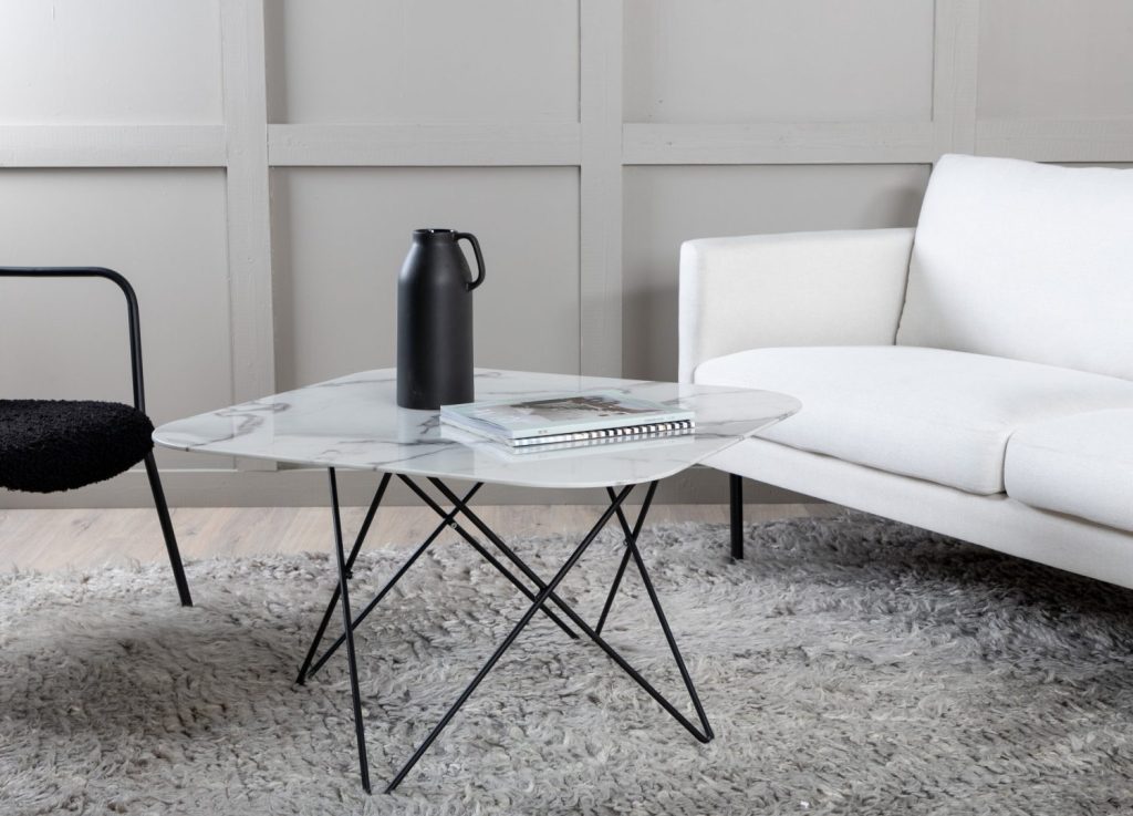 Table basse Tristar blanc dans un salon contemporain