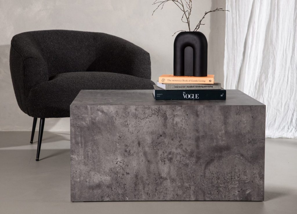 Table basse York gris foncé dans un salon contemporain