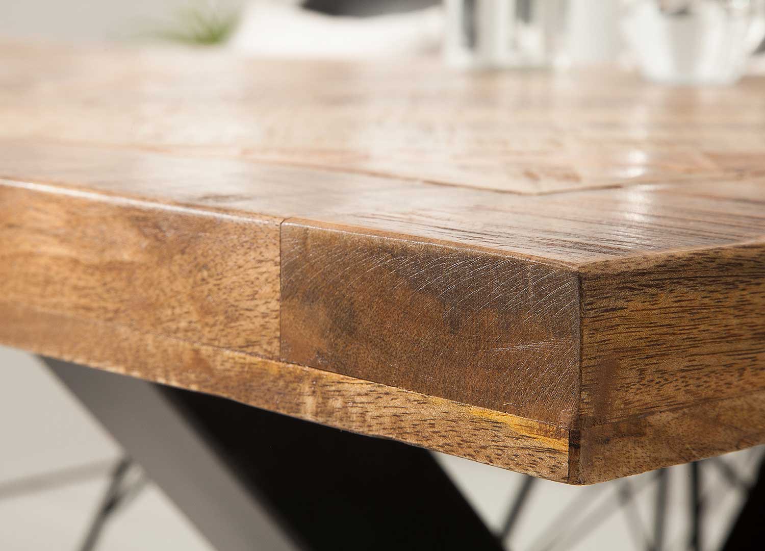 Table bois massif de manguier contemporaine