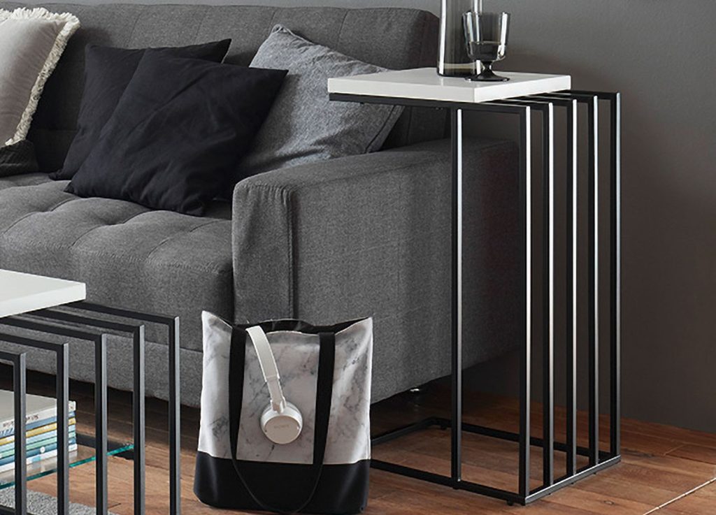 Table d'appoint design blanc laqué mat et métal noir