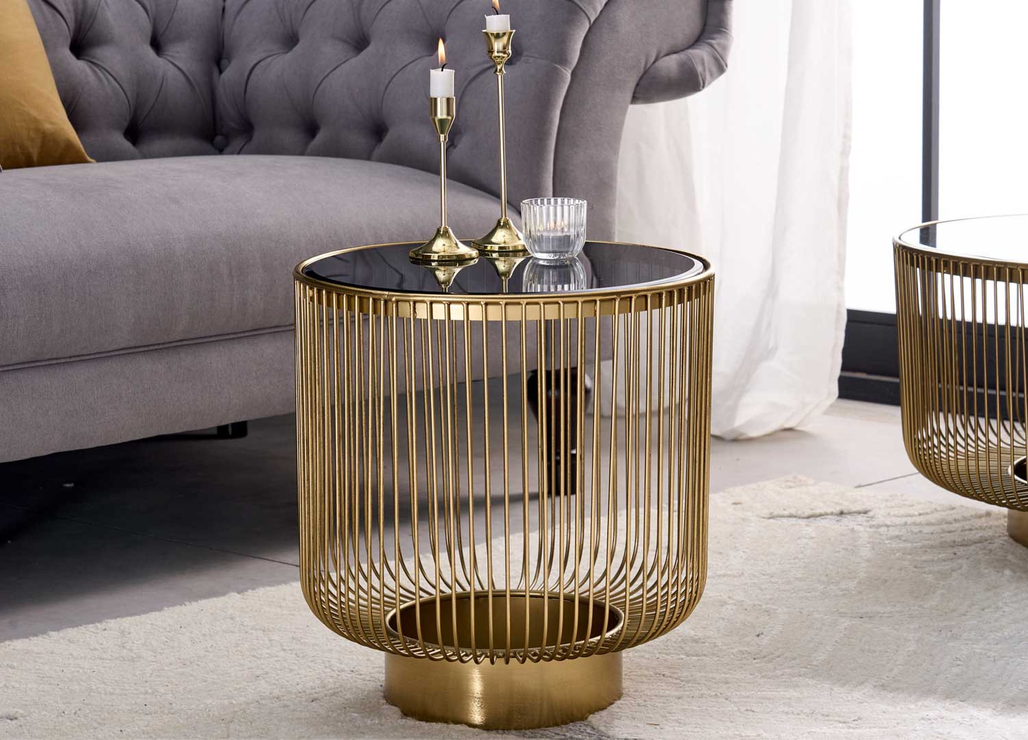 Table d'appoint design verre noir et doré