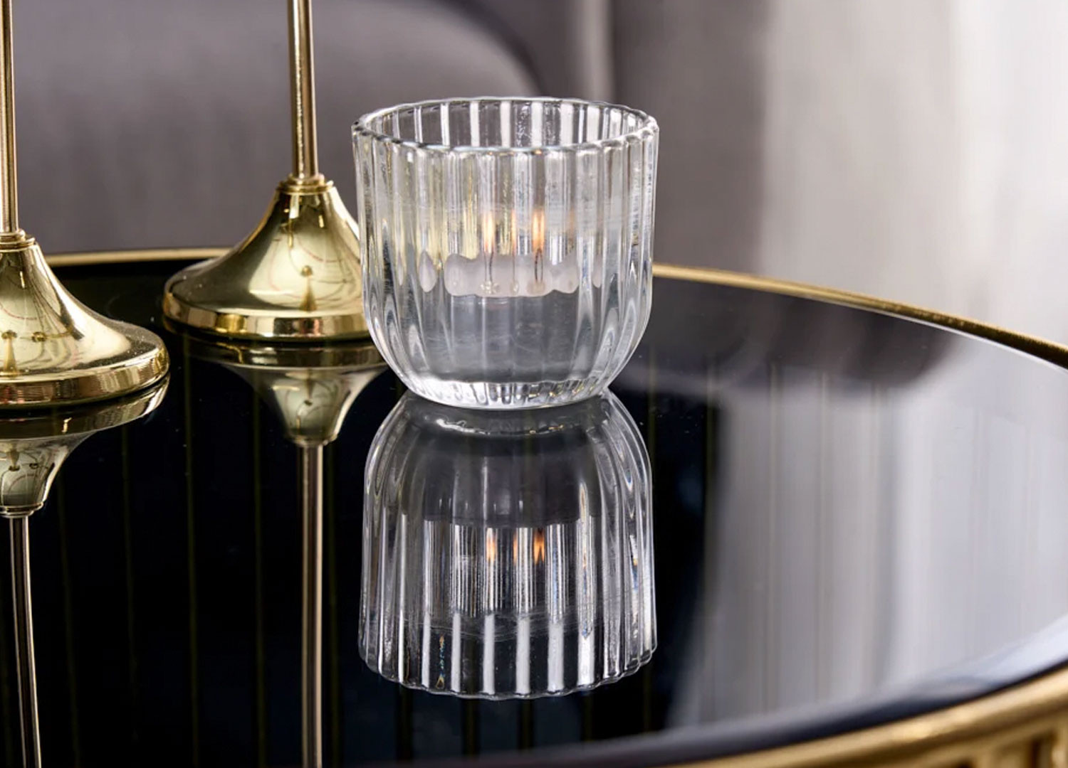 Table d'appoint design verre noir et doré