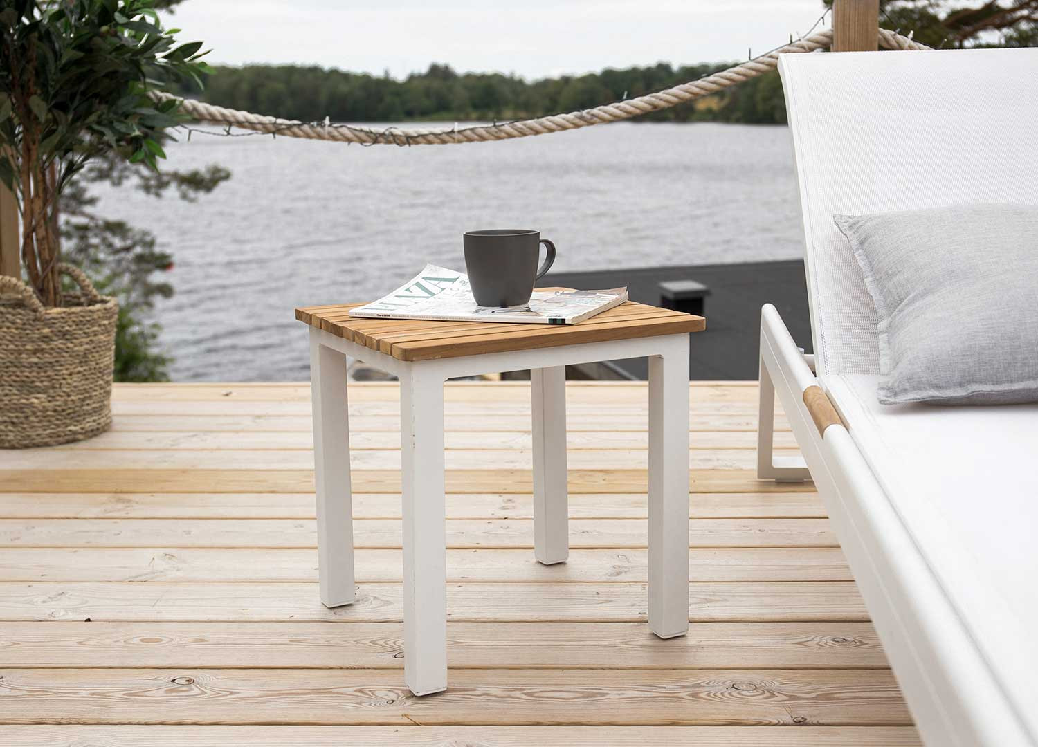 Table d'appoint d'extérieur carrée teck et aluminium