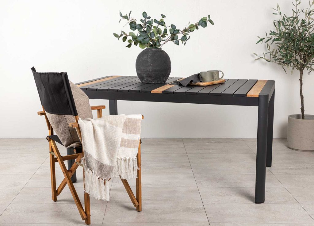 Table de jardin 150 cm teck et aluminium noir