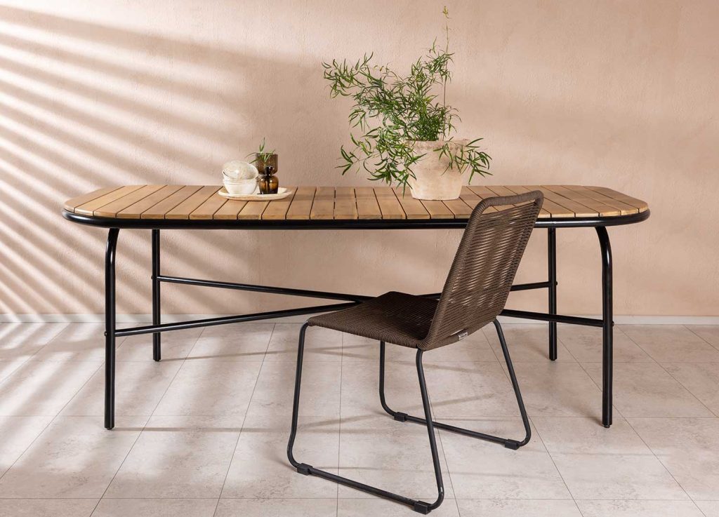 Table de jardin 8 personnes bois d'acacia et acier noir