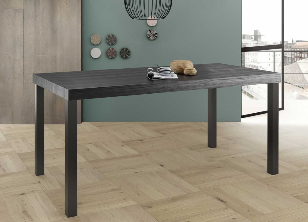 Table de salle à manger chêne noir 189 cm