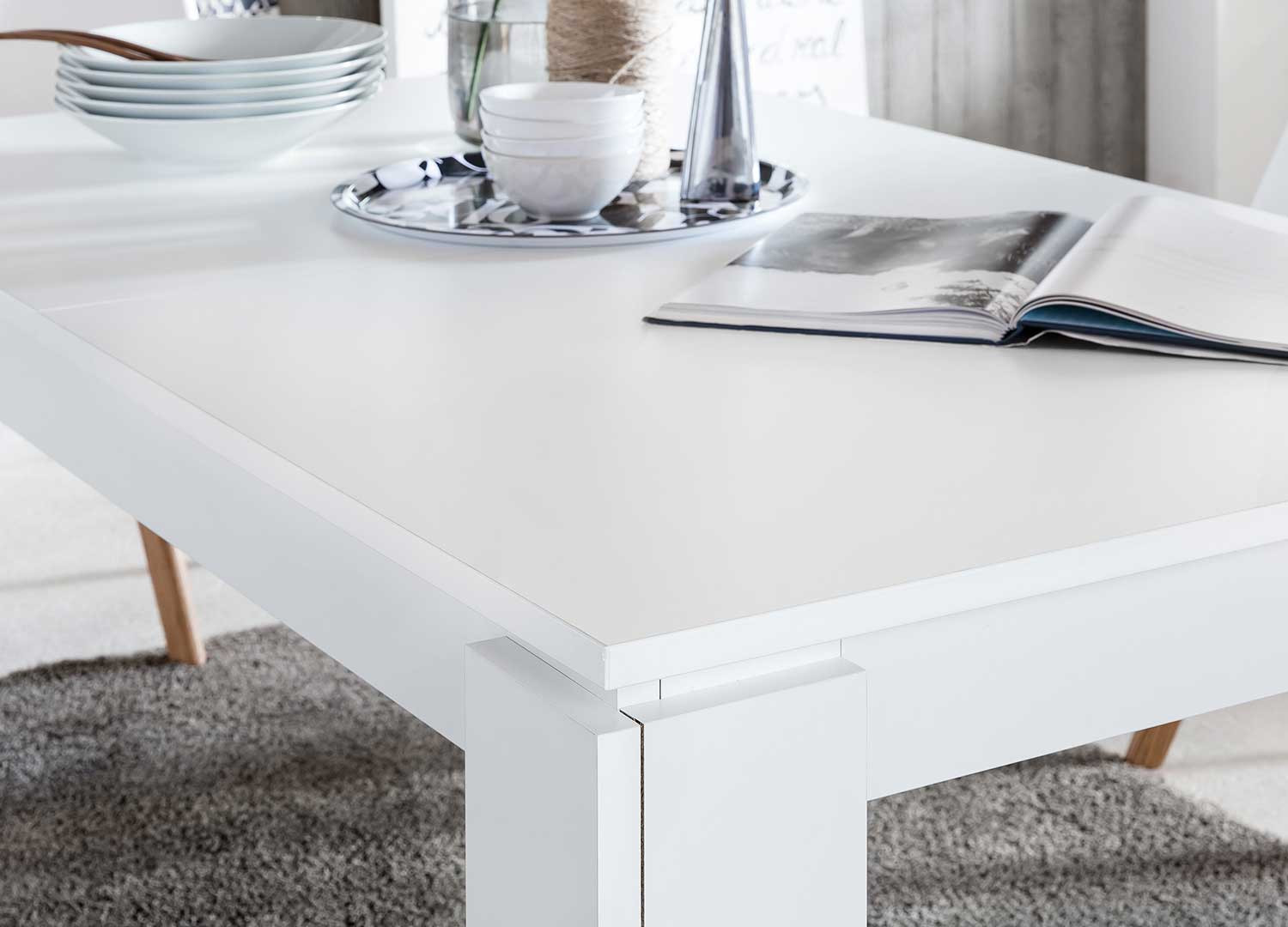 Table extensible blanche en bois 160-200 cm