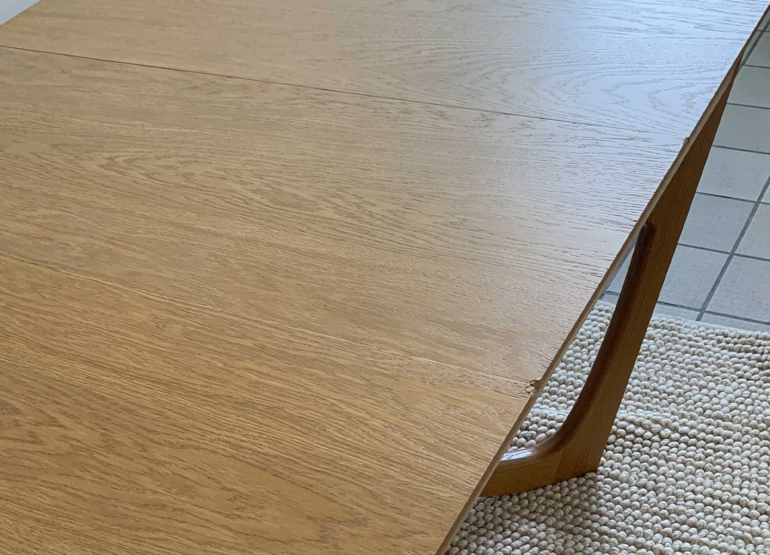 Table extensible en bois couleur chêne 160-240 cm "SECONDE VIE"