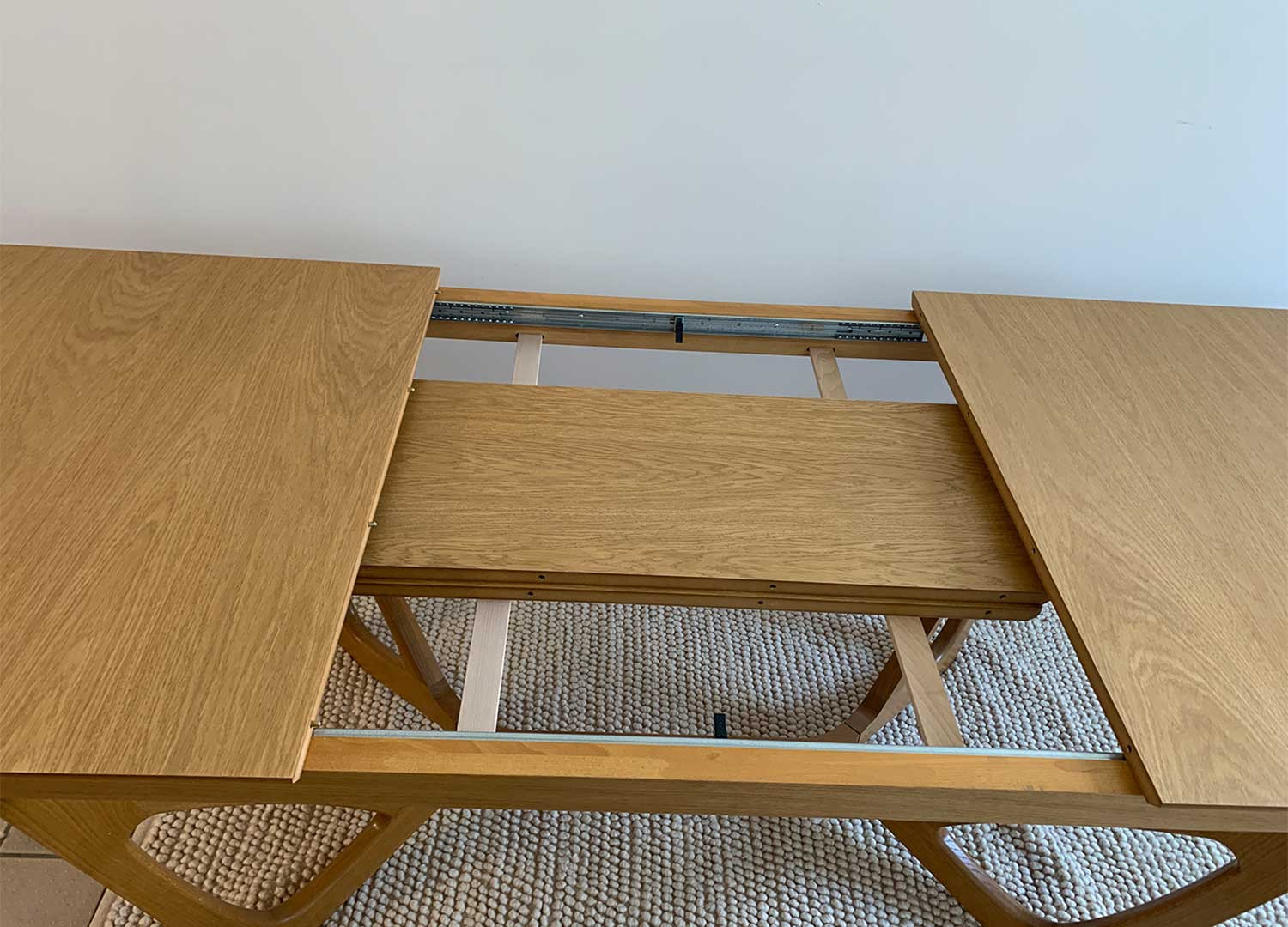 Table extensible en bois couleur chêne 160-240 cm "SECONDE VIE"