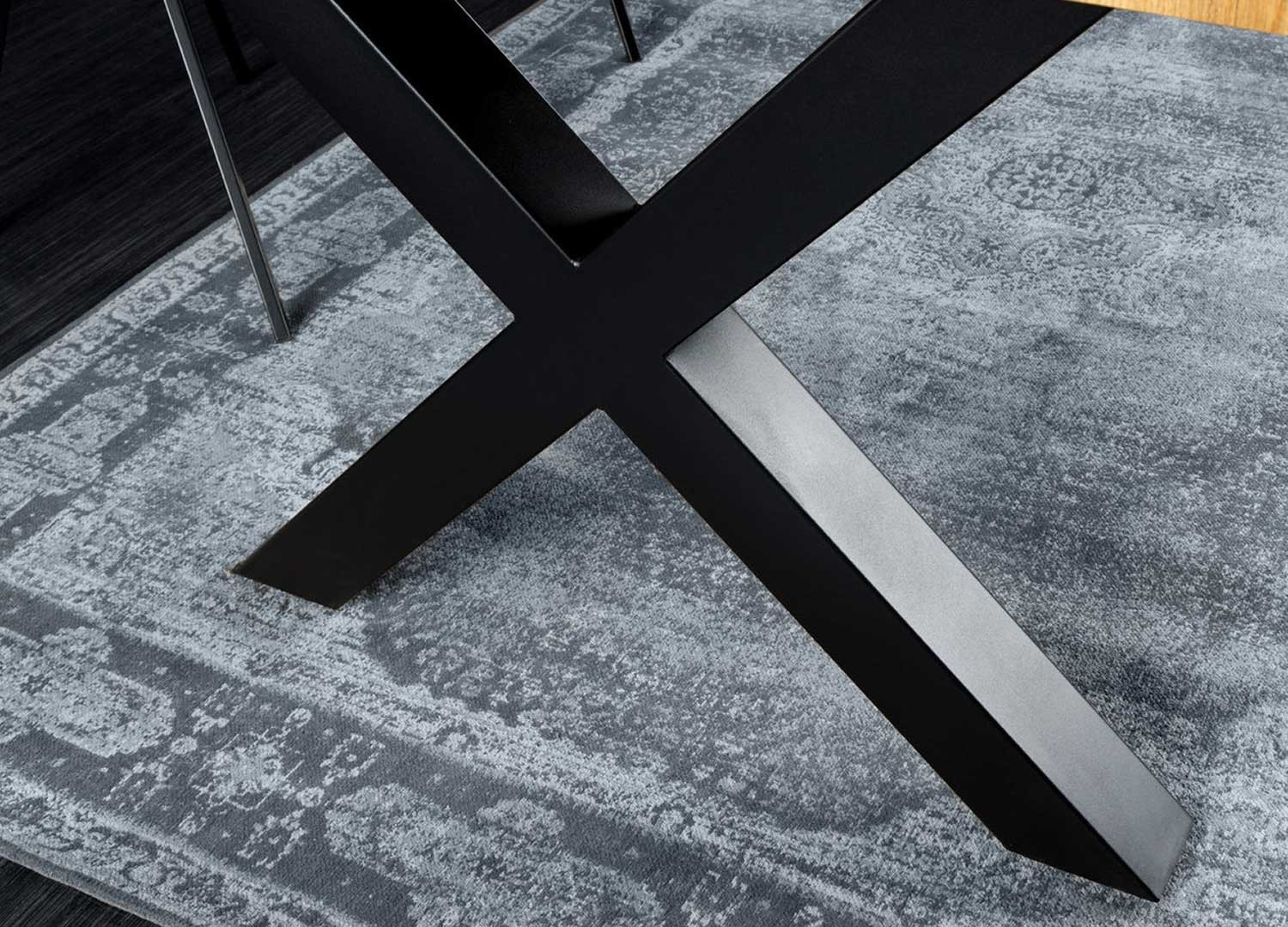 Table industrielle 180 cm aspect chêne sauvage pieds X Joka