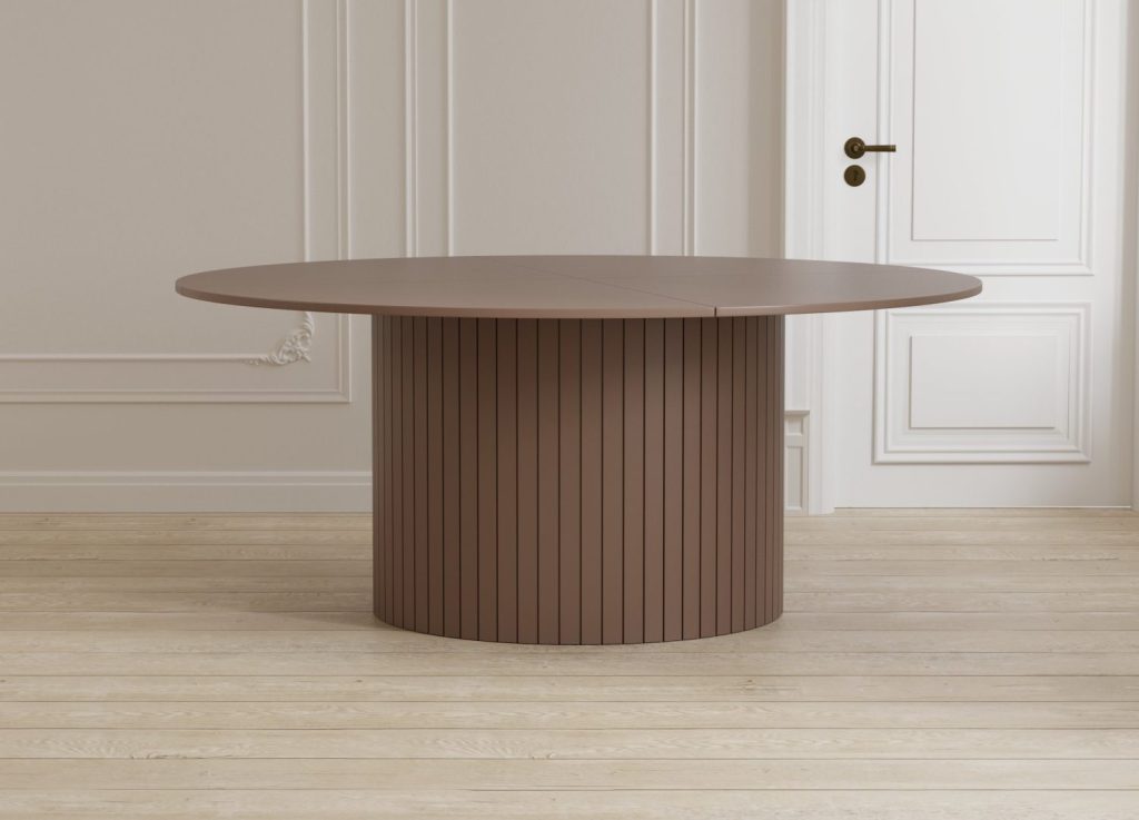 Table à manger ronde Härön marron mise en scène dans une salle à manger