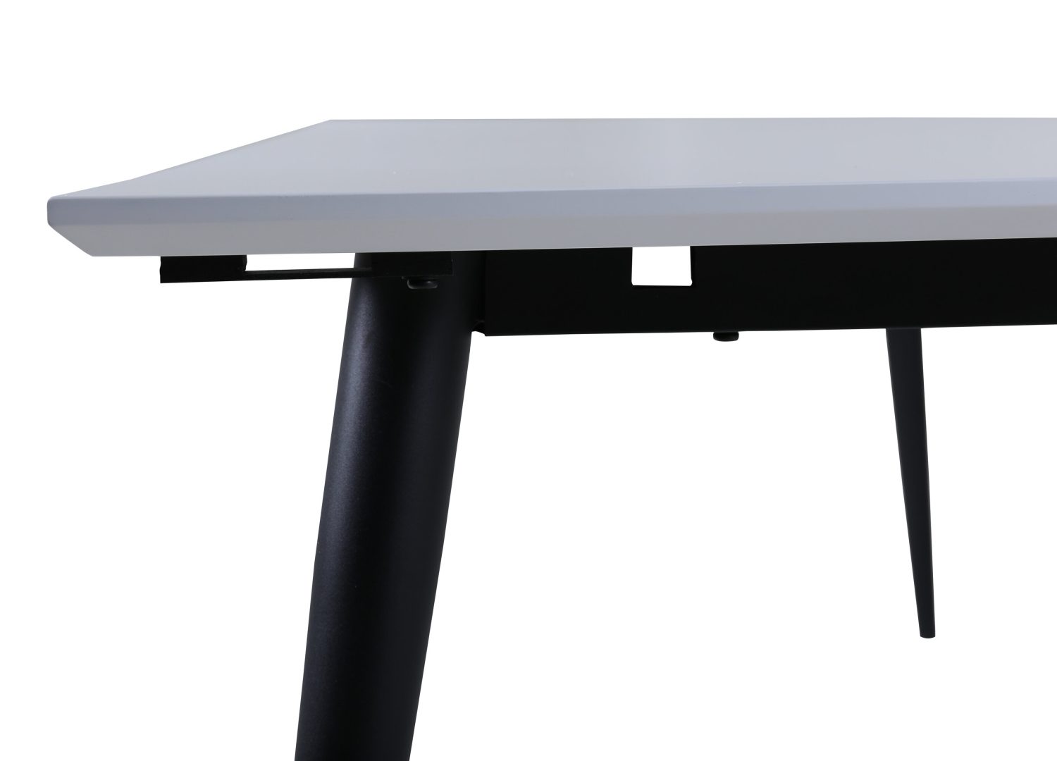 Détail de la table de repas Jimmy blanc