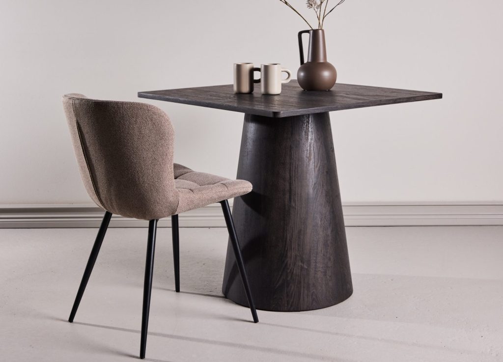 Table à manger rectangulaire Lanzi moka mise en scène dans une salle à manger