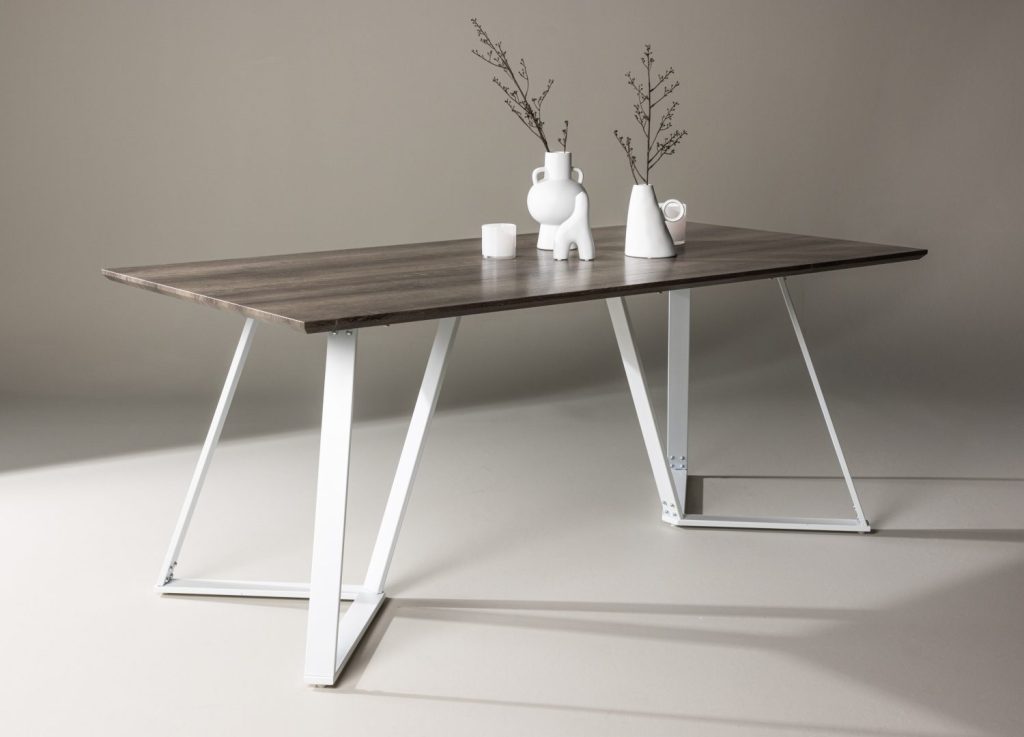 Table à manger rectangulaire Marina gris mise en scène dans une salle à manger