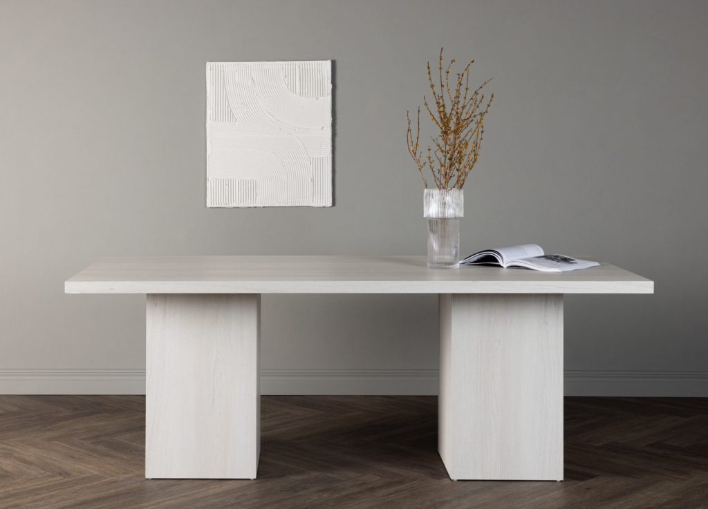 Table à manger rectangulaire Olga blanc mise en scène dans une salle à manger