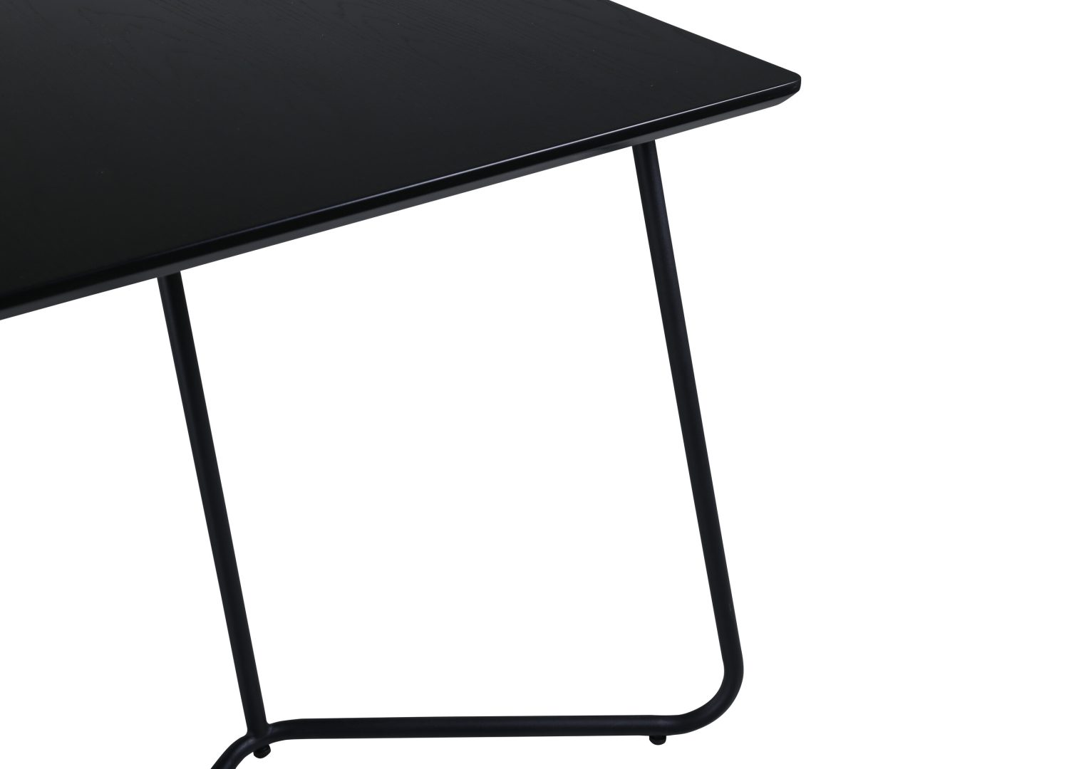 Détail de la table de repas Petra noir