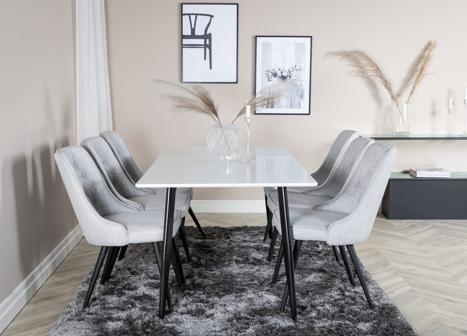 Table de repas Polar blanc dans une ambiance intérieure