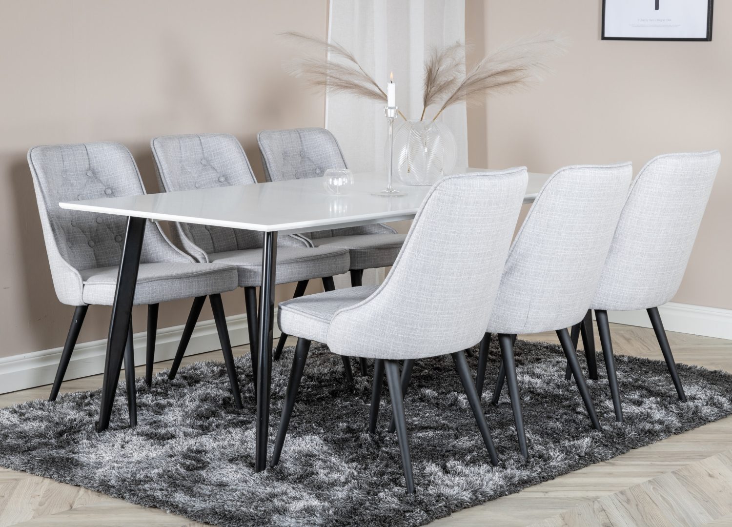 Mise en scène de la table à manger Polar blanc