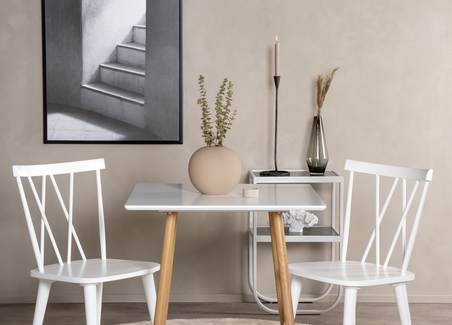Mise en scène de la table à manger Polar blanc