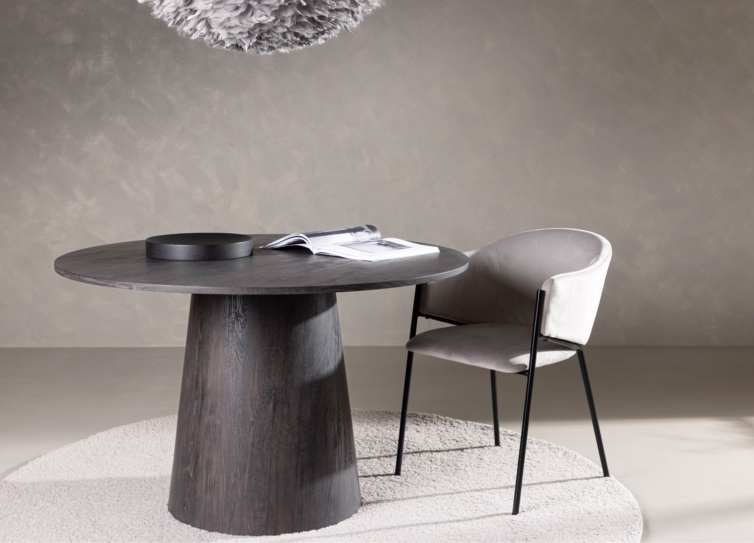 Table ronde en bois 120 cm moka et noir