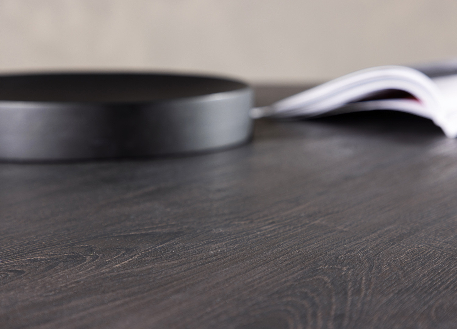 Table ronde en bois 120 cm moka et noir