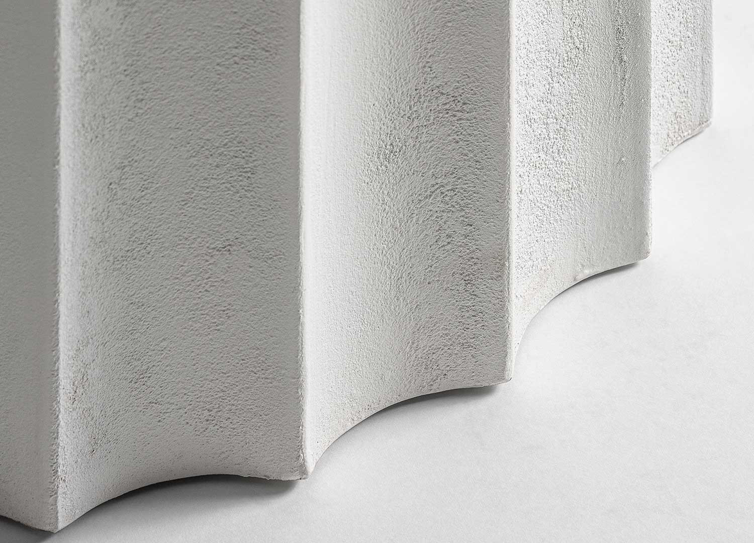 Table ronde en résine blanche 120 cm Lumina